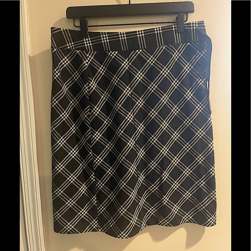 EUC Tommy Hilfiger Black & White Plaid Pencil Skirt
